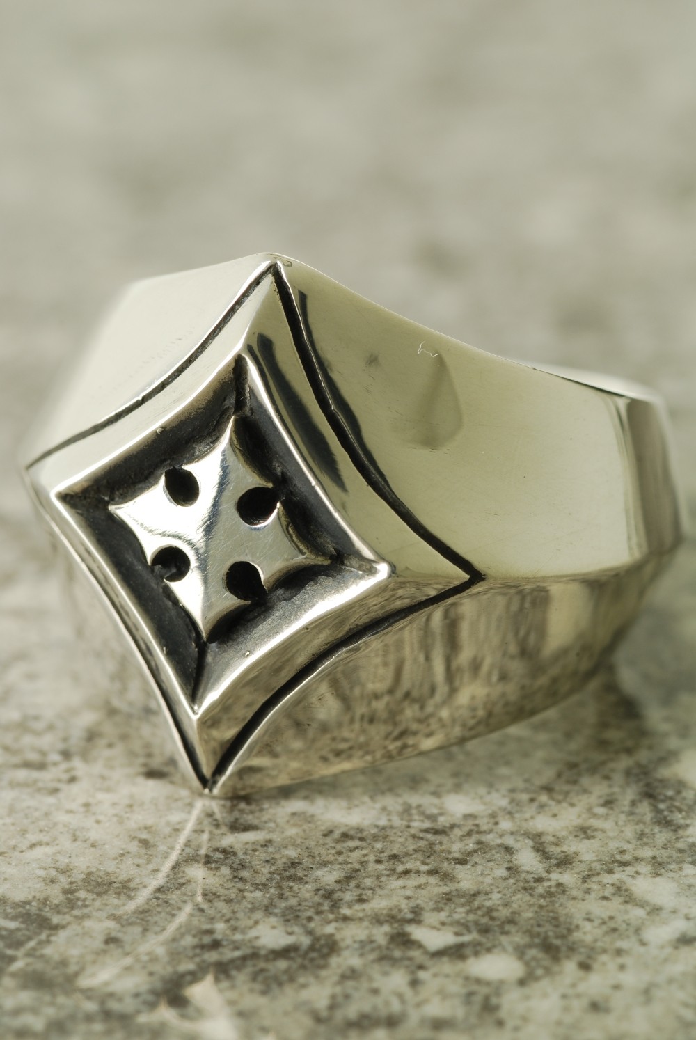 LSD(Loud Style Design) - Ring『LUSTER』 | gossip
