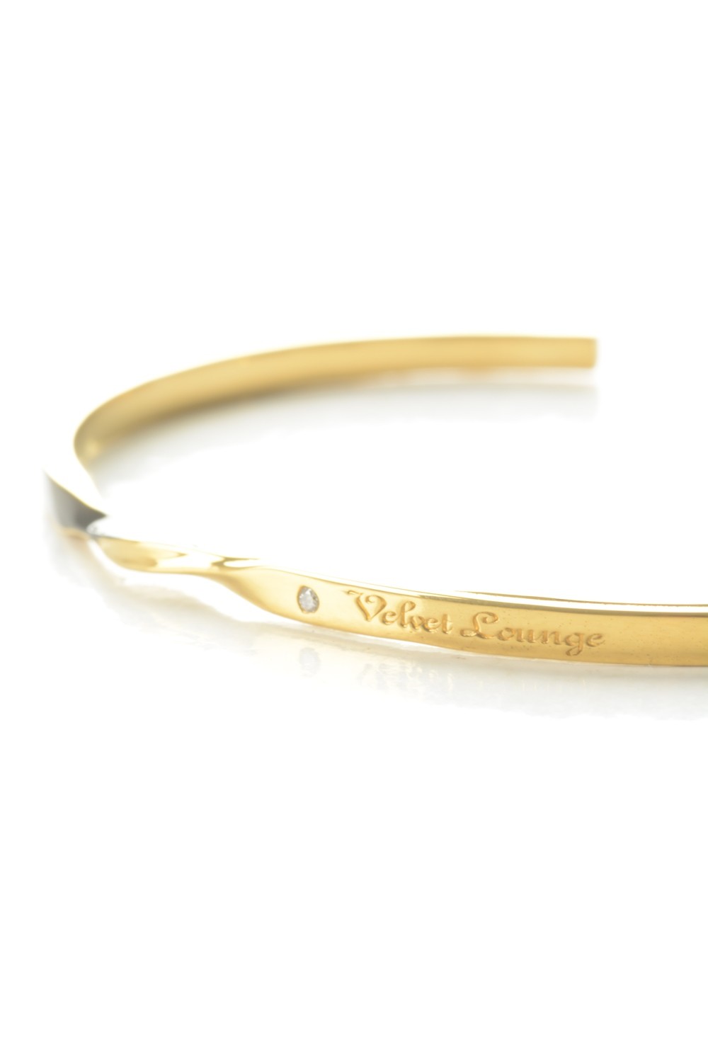 Velvet Lounge ツイストデザイン バングル Velvet Lounge ツイストデザイン バングル