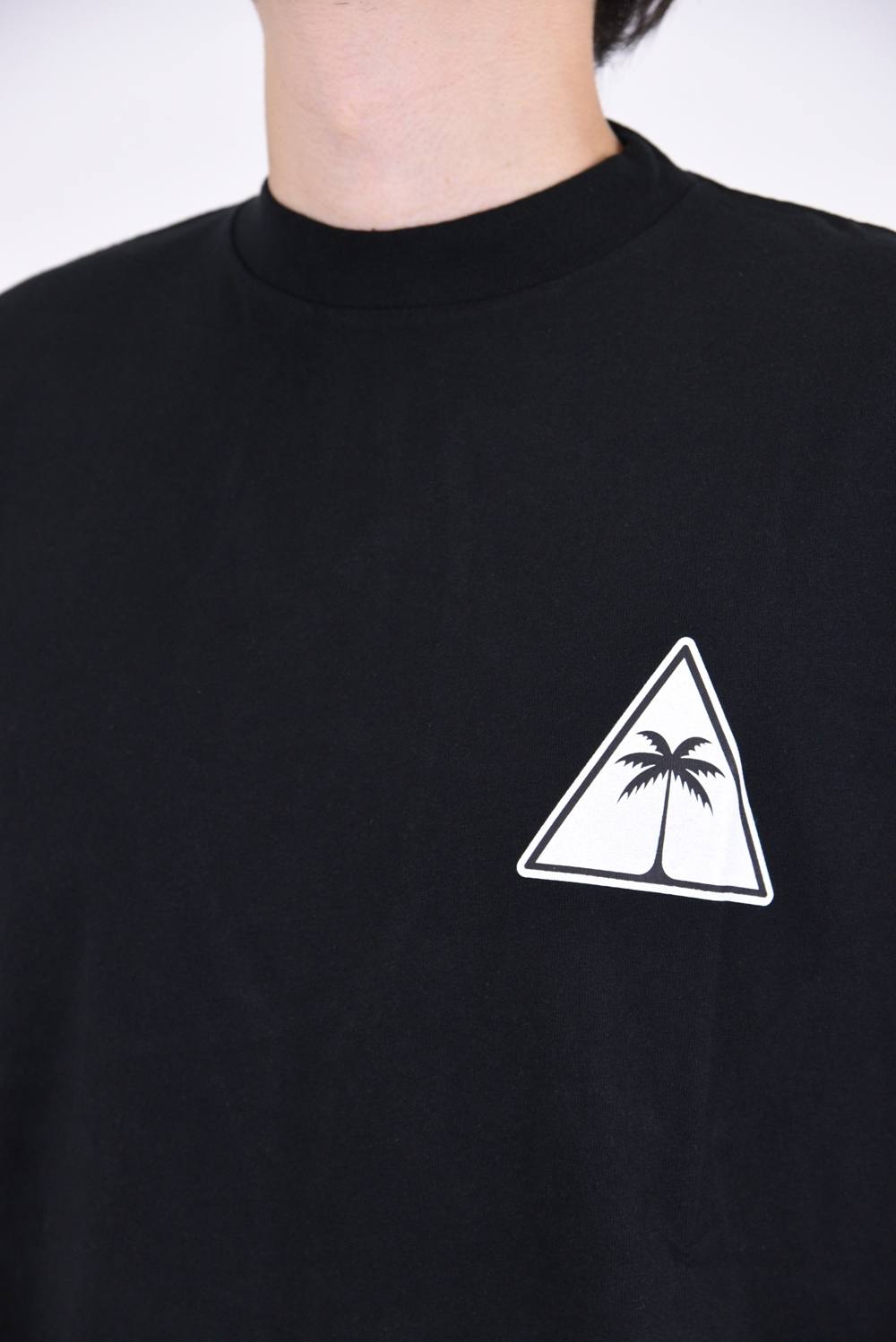 入手困難★大人気 パームエンジェルス モックネックロゴTシャツ 入手困難☆大人気 パームエンジェルス モックネックロゴTシャツ