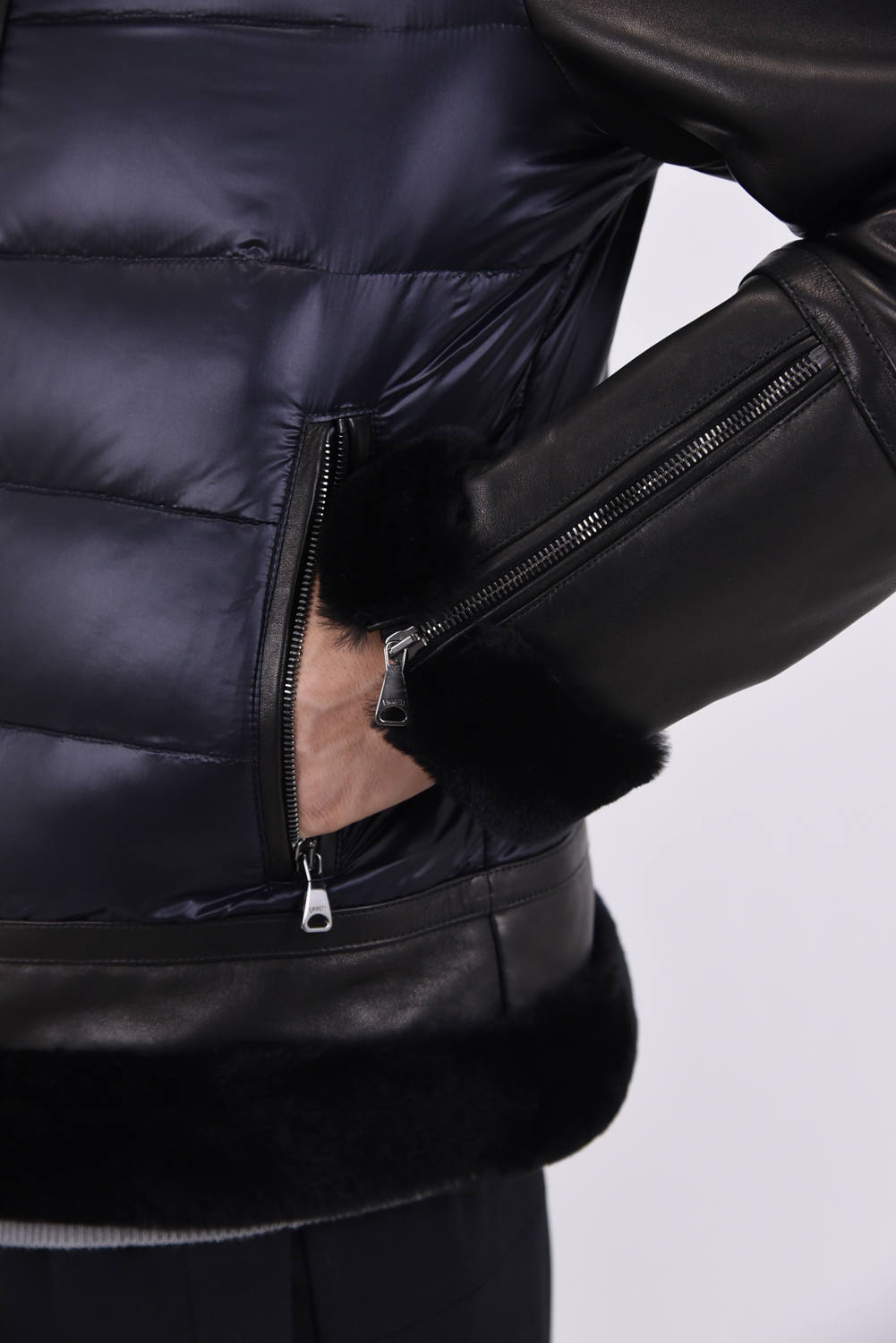 EMMETI ブラック レザーダウンジャケット 20%off レザー ダウンジャケット EU製 Emmauela イタリア ミラノ発 羊